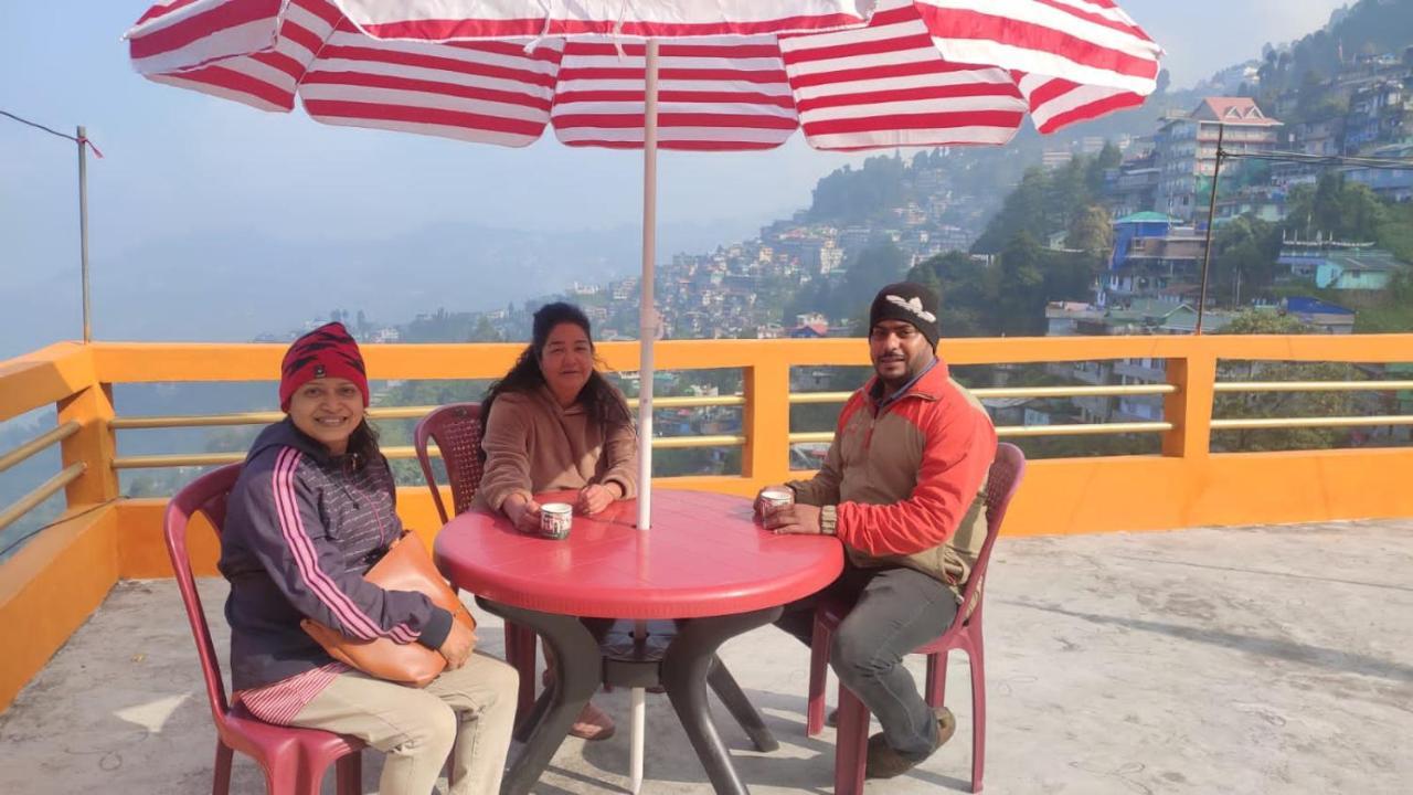 Lotus Homestay Darjeeling  Bagian luar foto