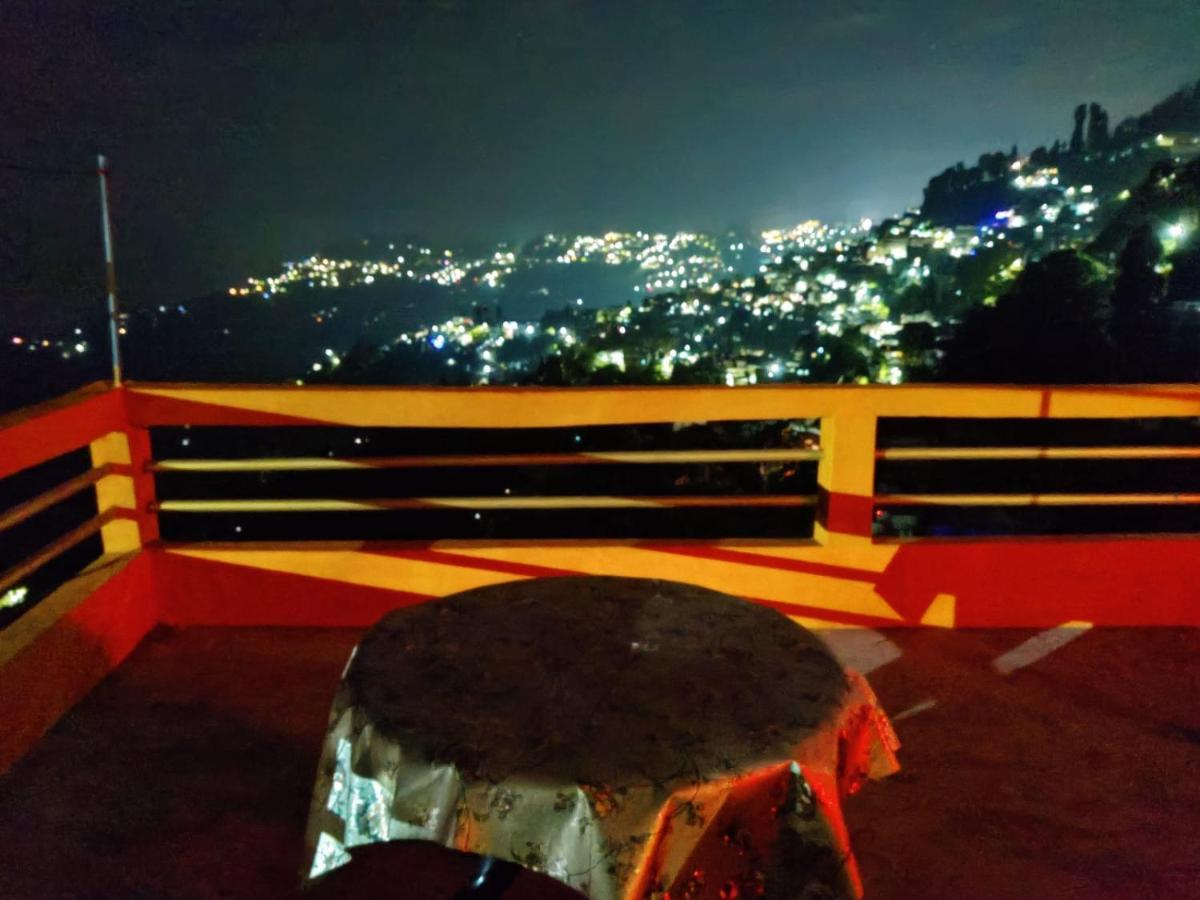 Lotus Homestay Darjeeling  Bagian luar foto