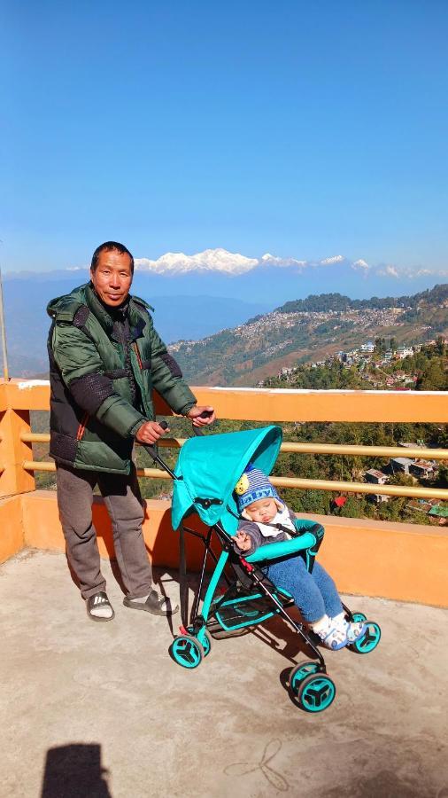 Lotus Homestay Darjeeling  Bagian luar foto