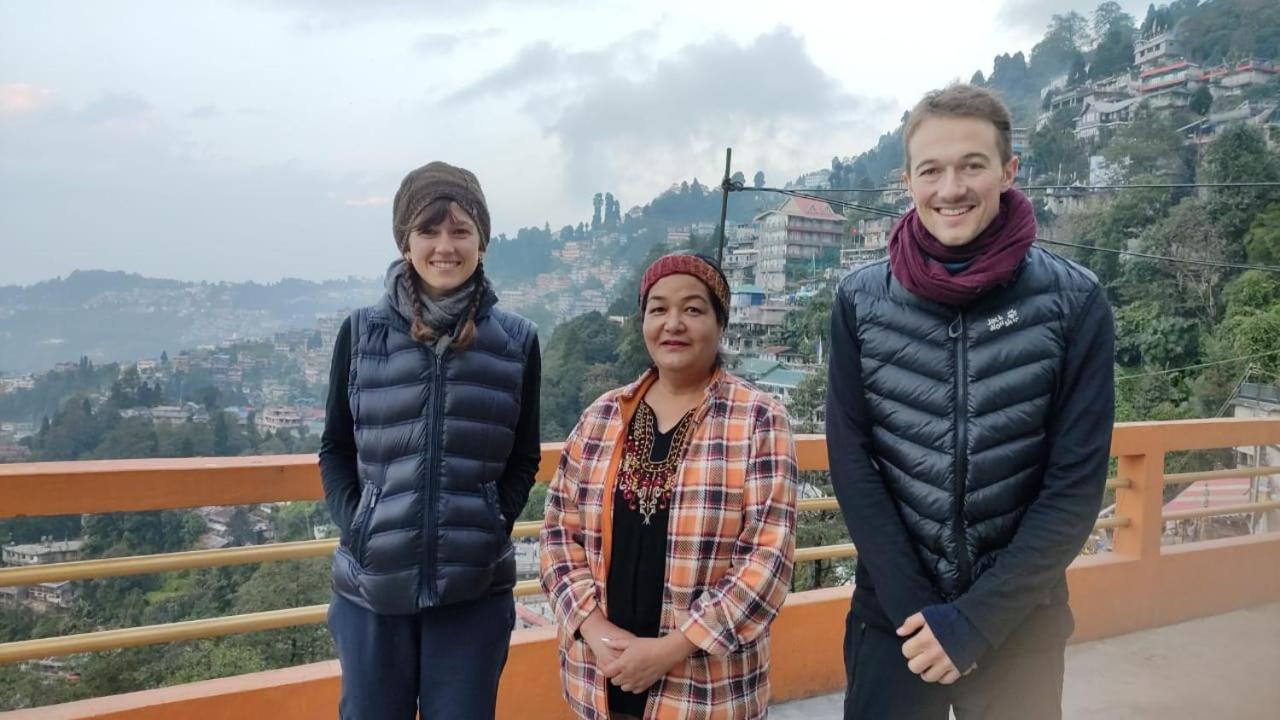 Lotus Homestay Darjeeling  Bagian luar foto