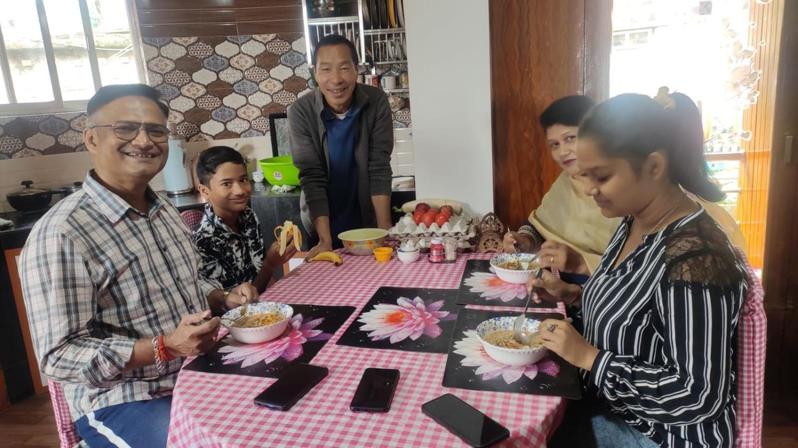Lotus Homestay Darjeeling  Bagian luar foto