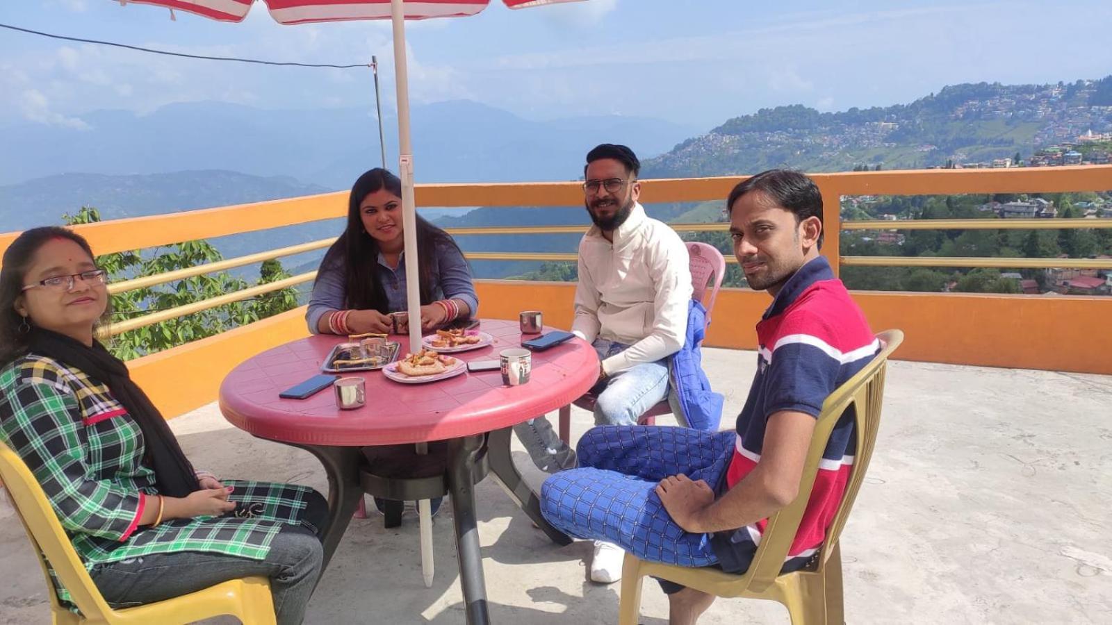 Lotus Homestay Darjeeling  Bagian luar foto